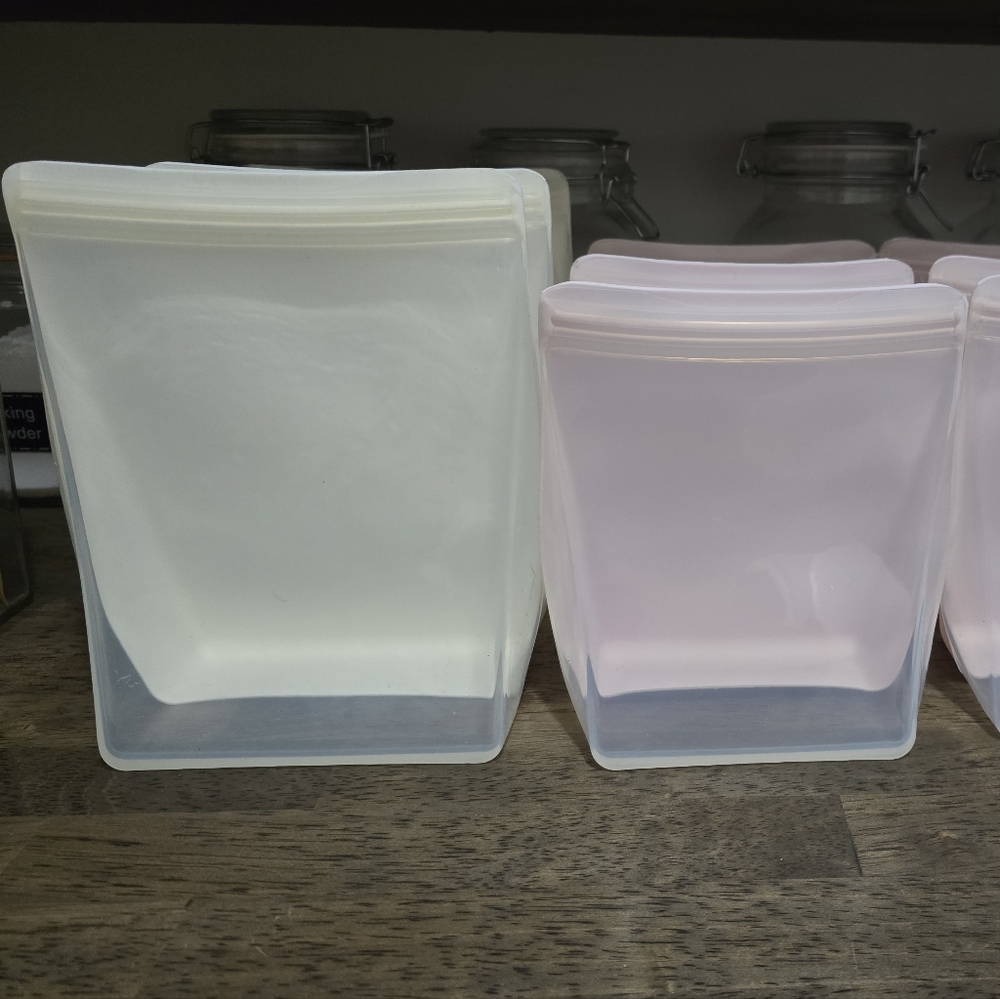 Silicone Food Storage Bags - White and Pink